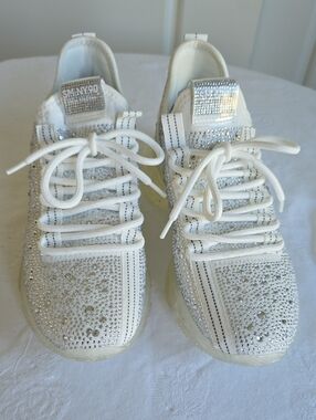 Steve Madden White Rhinestone Studded Women's Sneakers, Gorgeous, Size 10